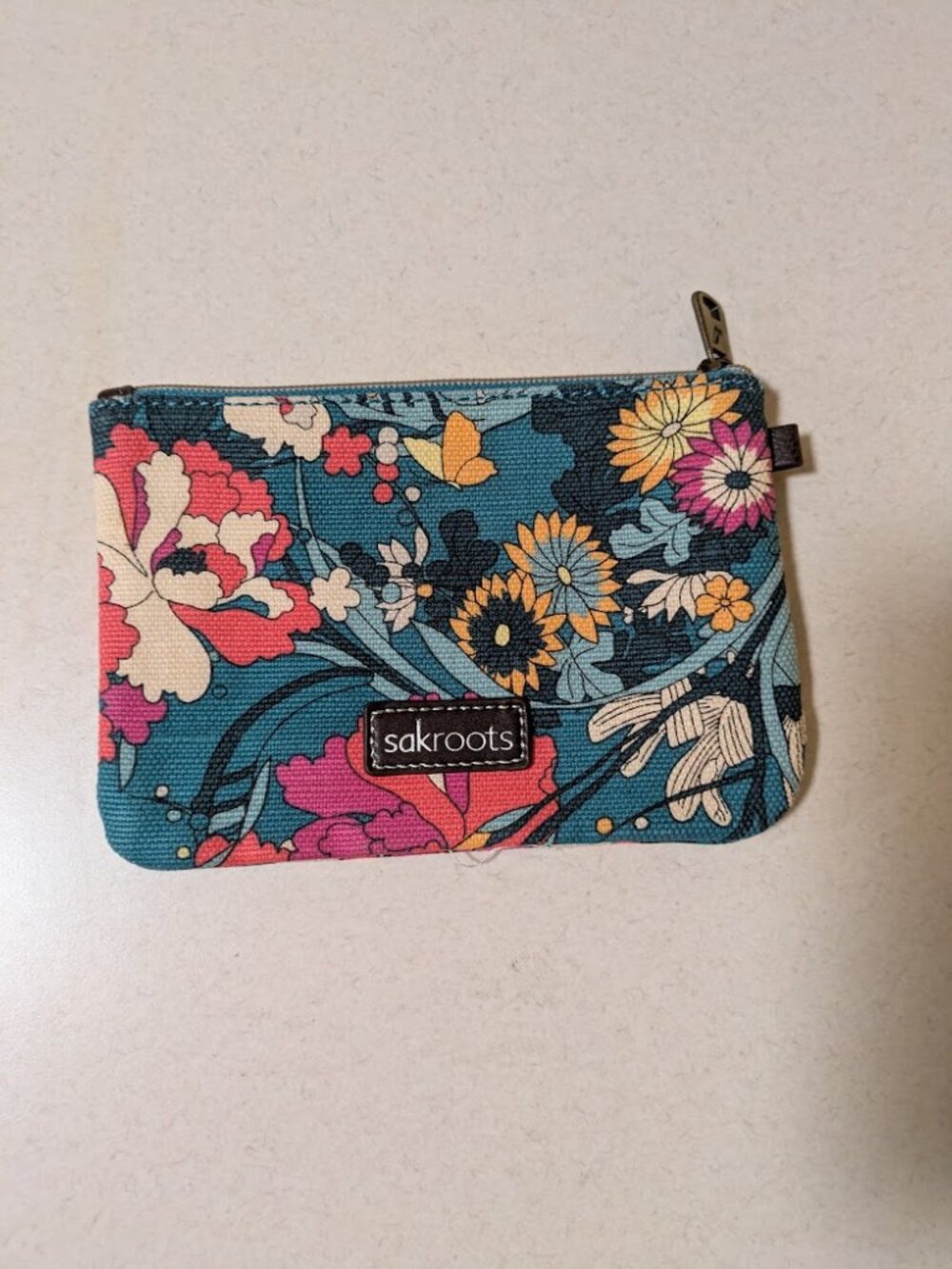 Floral Sakroots Drawstring Flap Backpack and Pouch - Picture 6 of 7